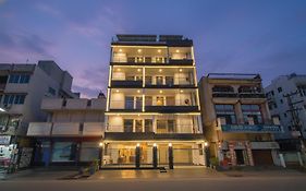 Hotel Sky Suites - Karkardooma